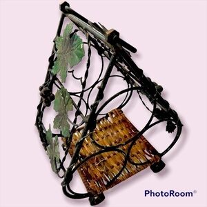 Unbranded ANTIQUE WINE BOTTLE HOLDER VINE